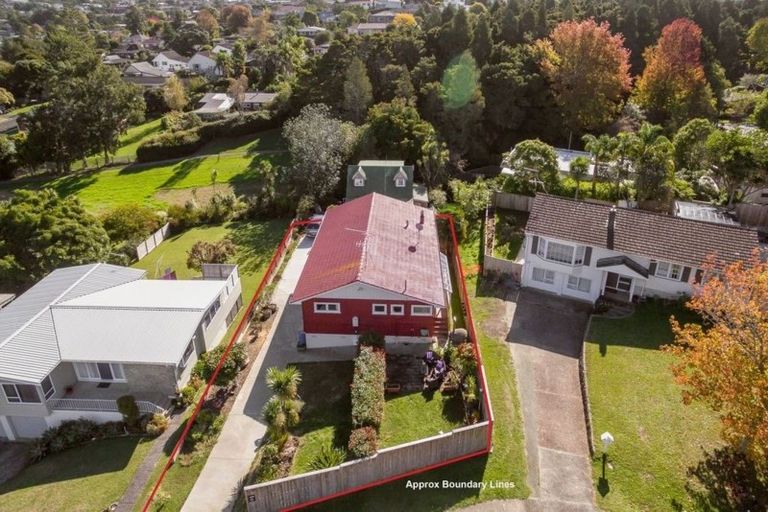 Photo of property in 1/12 Munstead Place, Hillcrest, Auckland, 0627