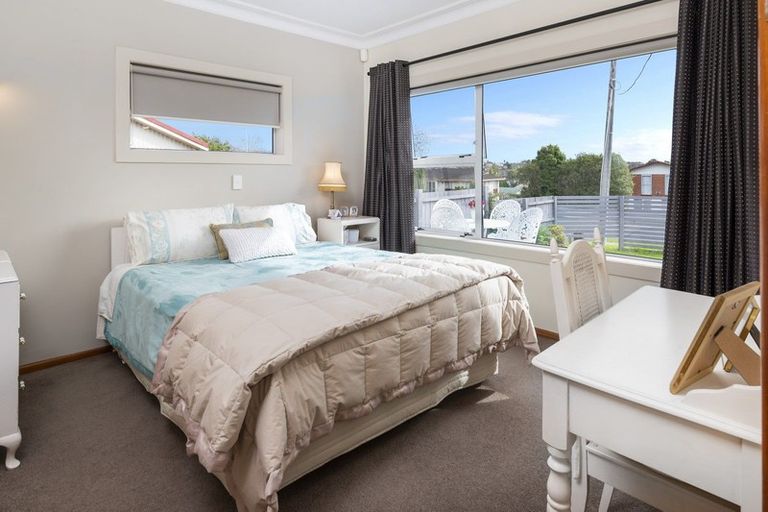 Photo of property in 419 Pakuranga Road, Pakuranga Heights, Auckland, 2010