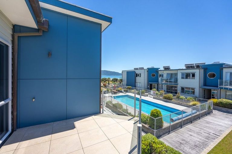 Photo of property in 4-u27 Seaview Road, Paraparaumu Beach, Paraparaumu, 5032