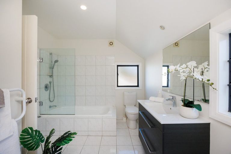 Photo of property in 213a Park Road, Hokowhitu, Palmerston North, 4410