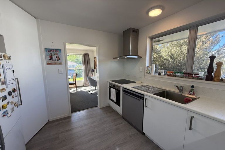 Photo of property in 2/259a Fifield Terrace, Opawa, Christchurch, 8023