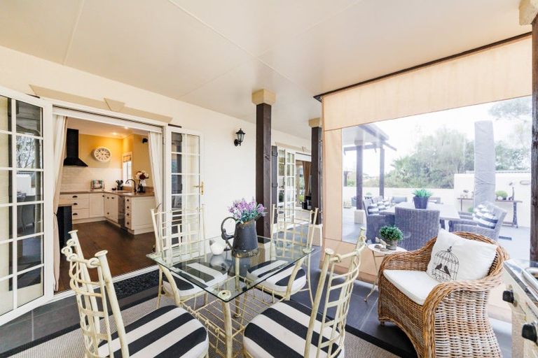 Photo of property in 35 Cashmere Drive, Fitzherbert, Palmerston North, 4410