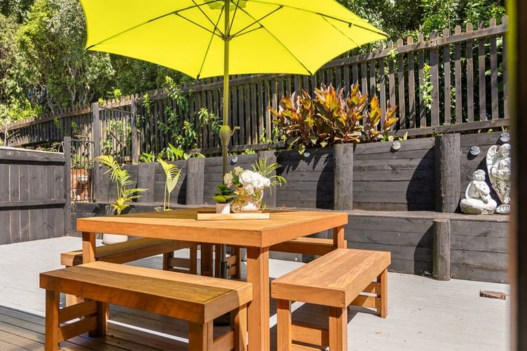 Photo of property in 14 Taiaapure Street, Weymouth, Auckland, 2103