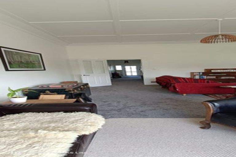 Photo of property in 195 South Road, Hawera, 4610