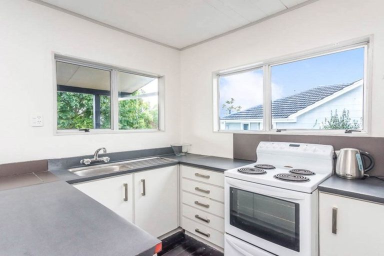 Photo of property in 29 Rosier Road, Glen Eden, Auckland, 0602