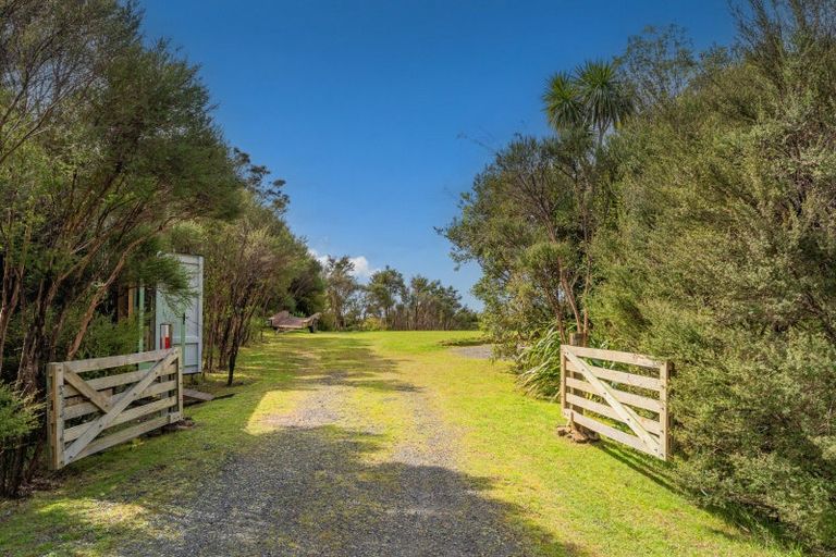 Photo of property in 106a Horongaherehere Row, Te Rerenga, Coromandel, 3582