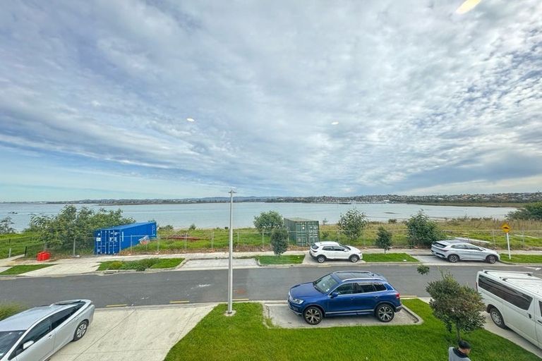 Photo of property in 105 Limestone Drive, Hobsonville, Auckland, 0616