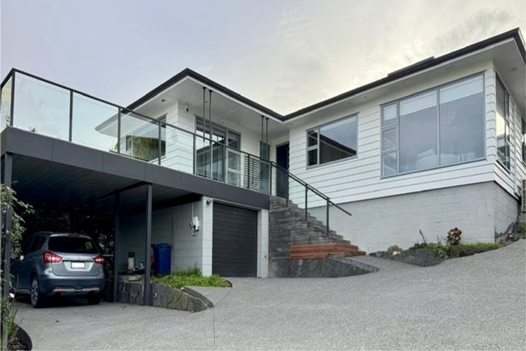 Photo of property in 2/17 Commodore Parry Road, Castor Bay, Auckland, 0620