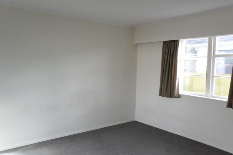 Photo of property in 73 Fraser Street, Wainuiomata, Lower Hutt, 5014