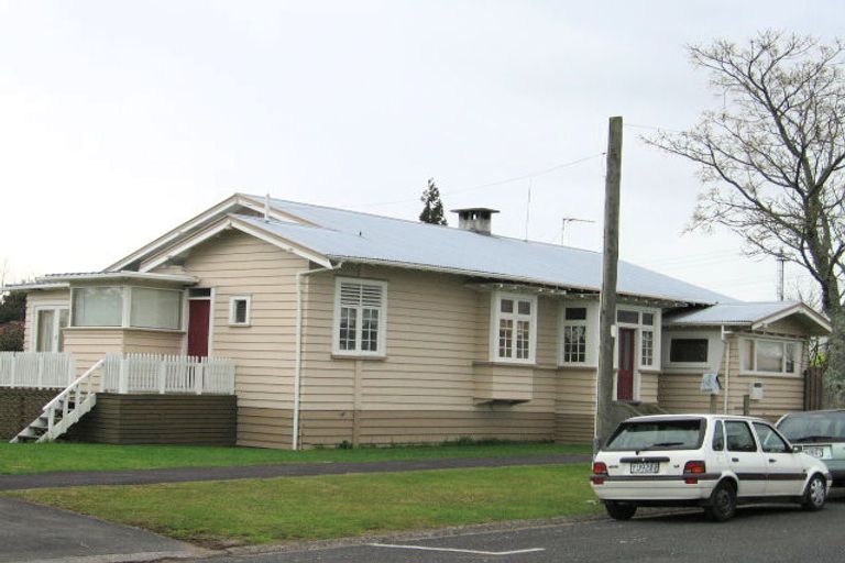 Photo of property in 2 Livingstone Avenue, Nawton, Hamilton, 3200