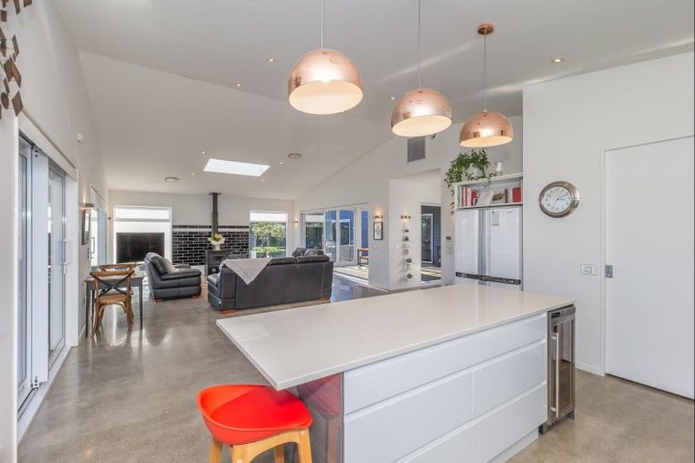 Photo of property in 342a Tararua Road, Levin, 5571