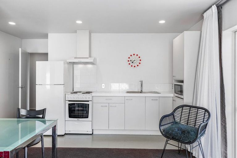 Photo of property in 21 Hendrika Court, Hobsonville, Auckland, 0618