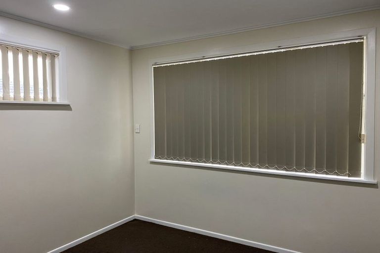 Photo of property in 15 Kiernan Place, Kelston, Auckland, 0602