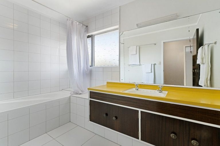 Photo of property in 2/23 Berwyn Avenue, Takanini, 2112