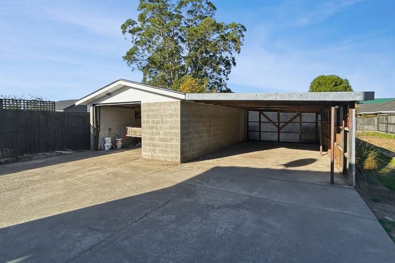 Photo of property in 22 Russley Road, Russley, Christchurch, 8042