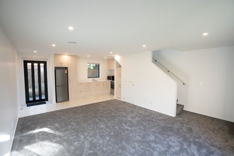 Photo of property in 2/176 Cambridge Terrace, Fairfield, Lower Hutt, 5011