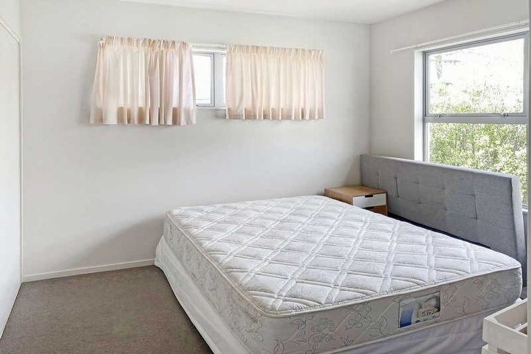 Photo of property in 65 Longfellow Street, Sydenham, Christchurch, 8023