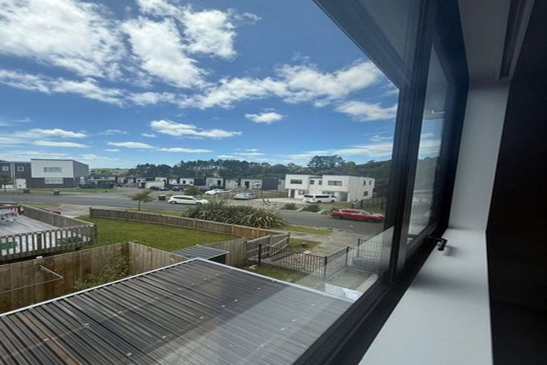 Photo of property in 9b Poruru Close, Papakura, 2110