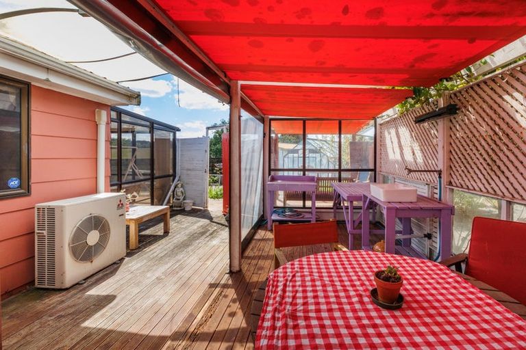 Photo of property in 1 Peter Hall Drive, Kelvin Grove, Palmerston North, 4414