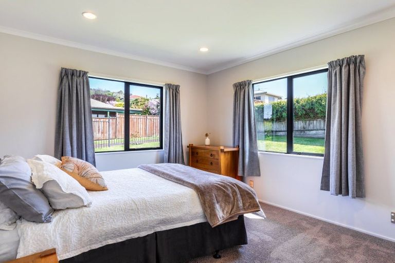 Photo of property in 27 Kinder Street, Acacia Bay, Taupo, 3330