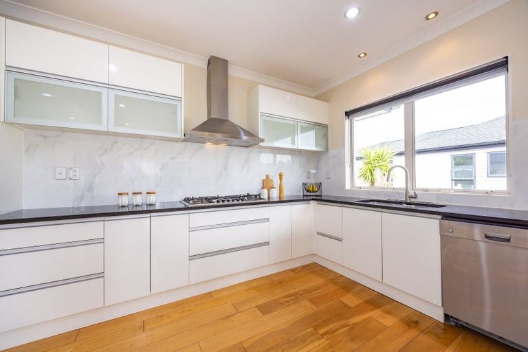 Photo of property in 21 Hornbill Drive, Fairview Heights, Auckland, 0632