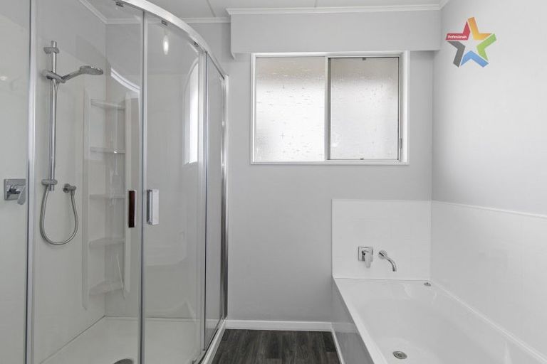 Photo of property in 3 Earlston Grove, Avalon, Lower Hutt, 5011