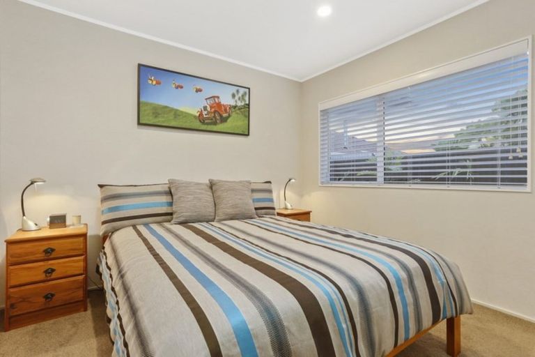 Photo of property in 2/54 Lakeside Drive, Orewa, 0931