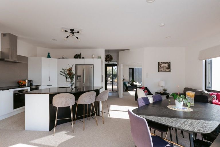 Photo of property in 5 Piha Close, Papamoa Beach, Papamoa, 3118