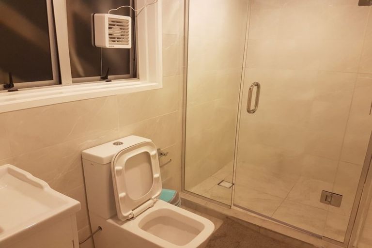 Photo of property in 2 Lotus Lane, Mangere East, Auckland, 2024