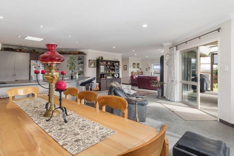 Photo of property in 1 Mckenna Lane, Omokoroa, 3114