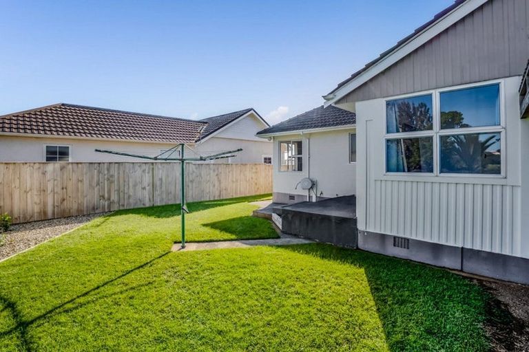 Photo of property in 90 Mangorei Road, Strandon, New Plymouth, 4312
