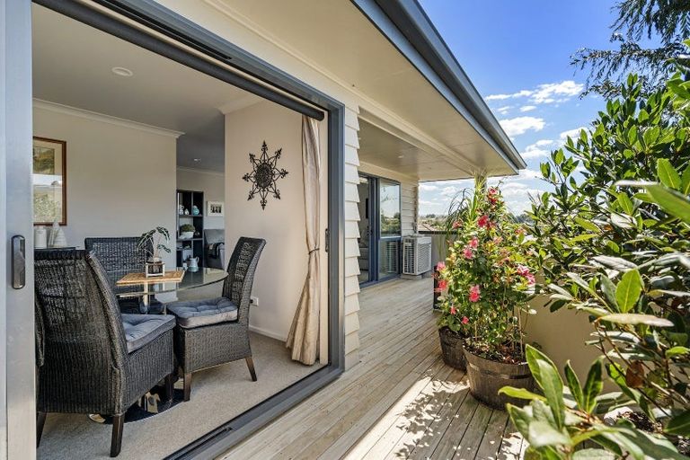 Photo of property in 18 Ko Place, Pyes Pa, Tauranga, 3112
