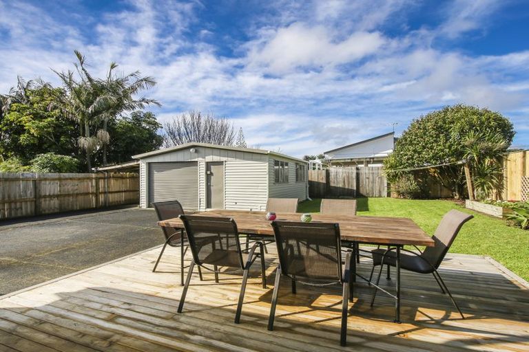 Photo of property in 3 Copley Street, New Lynn, Auckland, 0600