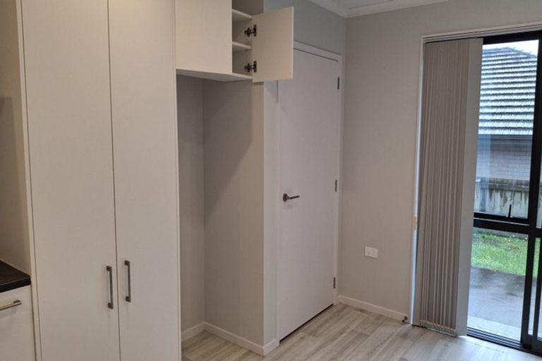 Photo of property in 98 Beach Haven Road, Beach Haven, Auckland, 0626