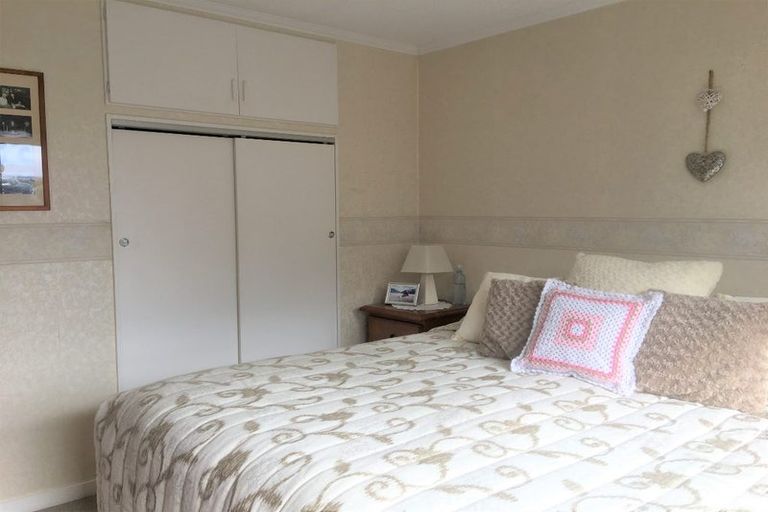Photo of property in 27 Roore Street, Foxton Beach, Foxton, 4815
