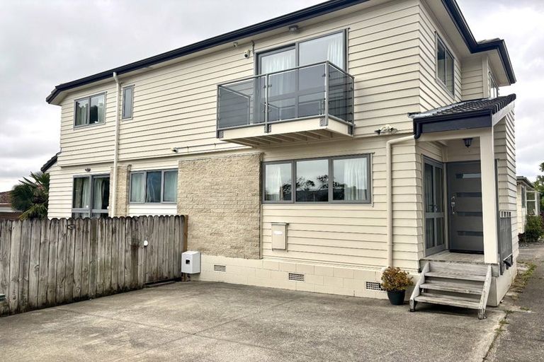 Photo of property in 1/41 Butley Drive, Farm Cove, Auckland, 2012