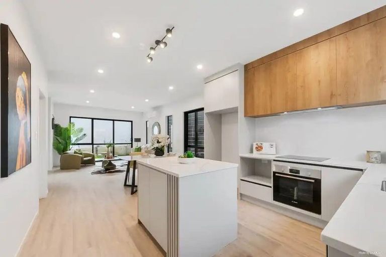 Photo of property in 106c Taikata Road, Te Atatu Peninsula, Auckland, 0610