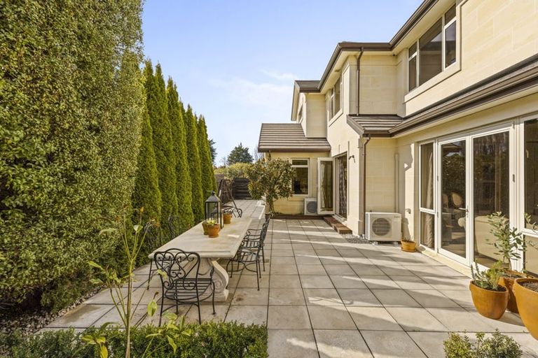 Photo of property in 68 Willowview Drive, Redwood, Christchurch, 8051