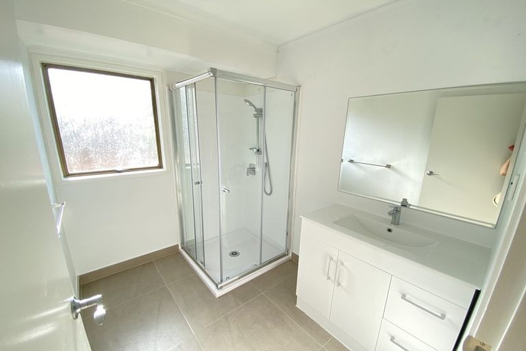 Photo of property in 71 Reynella Drive, Massey, Auckland, 0614