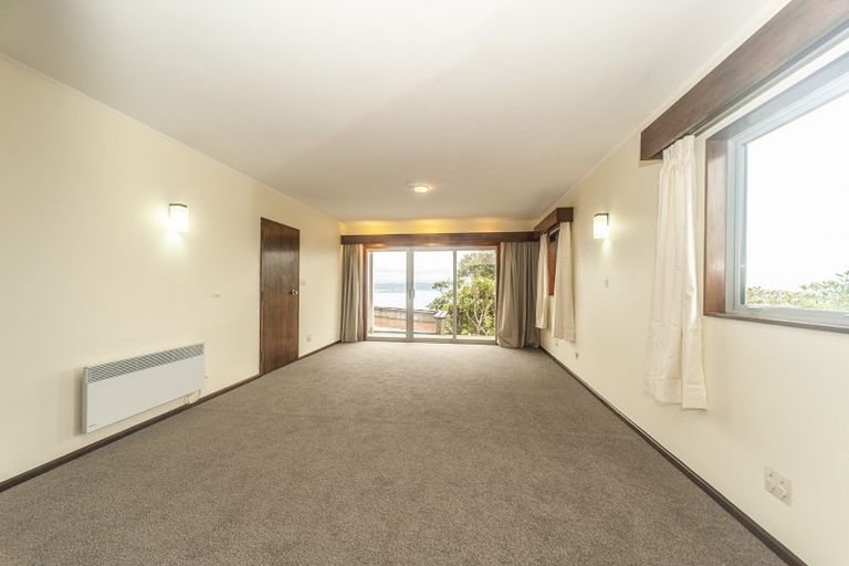 Photo of property in 5 Mataroa Avenue, Northland, Wellington, 6012