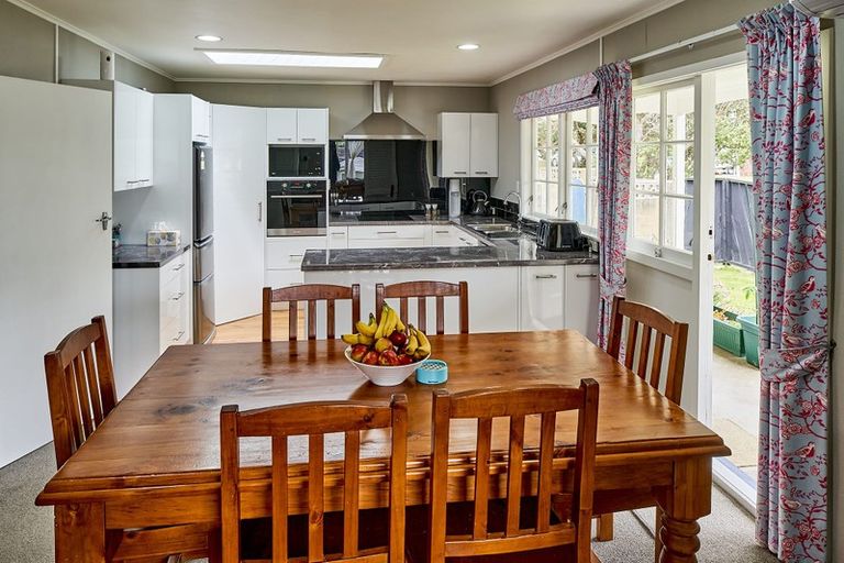Photo of property in 7 Luff Place, Whitby, Porirua, 5024