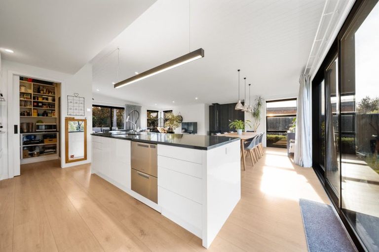 Photo of property in 13 Eden Close, Wanaka, 9305