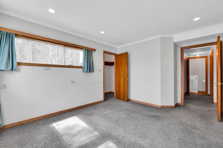 Photo of property in 64 Waiwaka Terrace, Strandon, New Plymouth, 4312