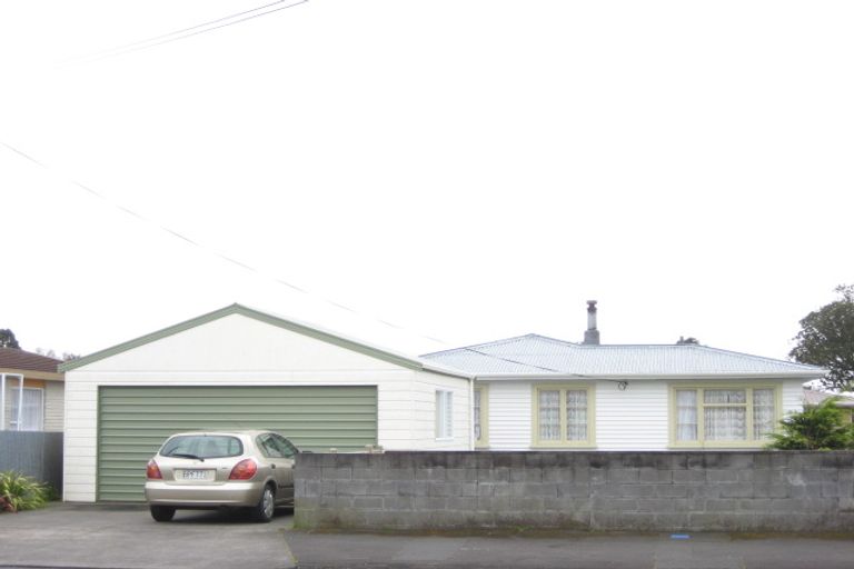 Photo of property in 18 Huatoki Street, Vogeltown, New Plymouth, 4310