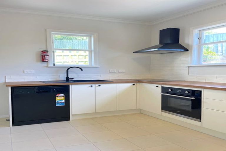 Photo of property in 6 Papawai Terrace, Mount Cook, Wellington, 6021