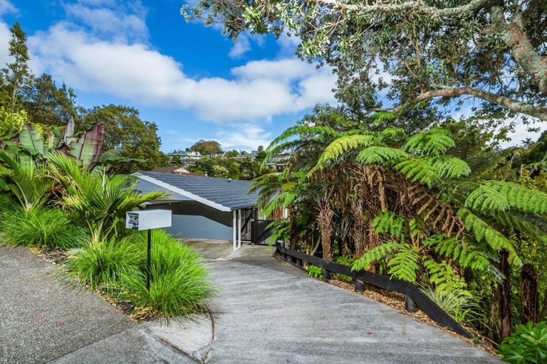Photo of property in 54 Braemar Road, Castor Bay, Auckland, 0620
