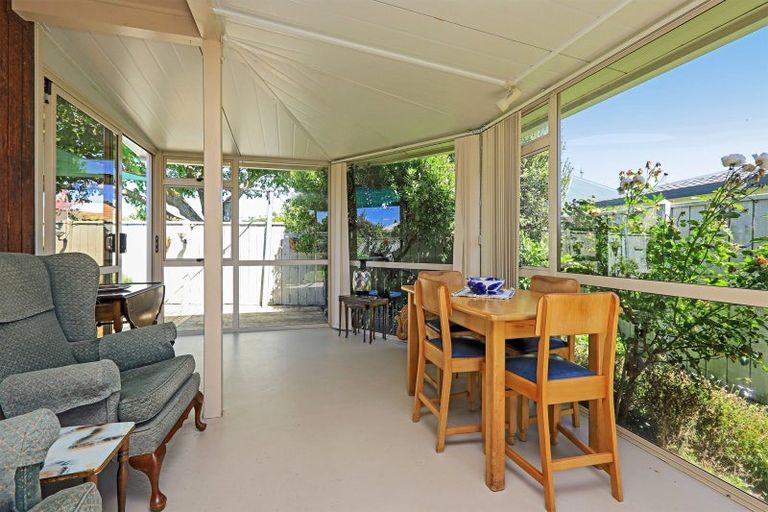 Photo of property in 18b Knightsbridge Place, Taradale, Napier, 4112