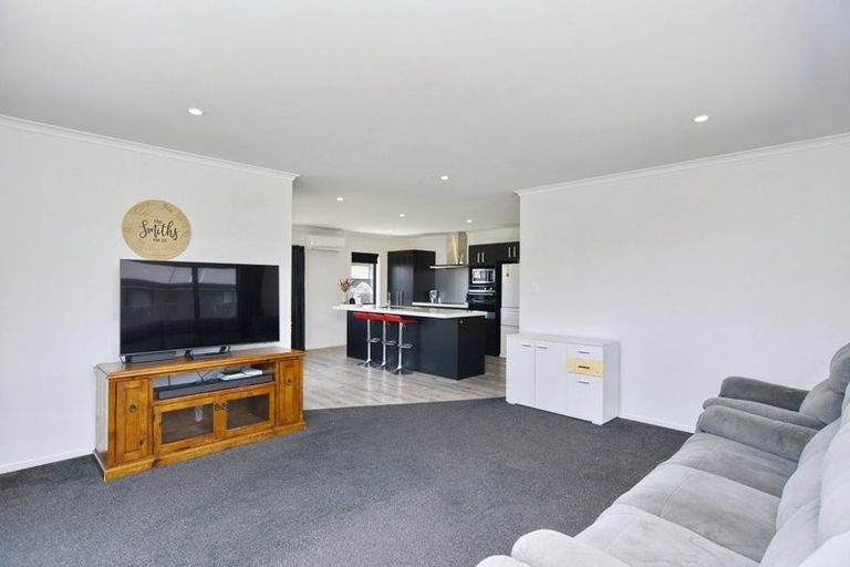 Photo of property in 6 Hamlett Drive, Woodend, 7610