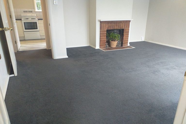 Photo of property in 253 Great North Road, Henderson, Auckland, 0612