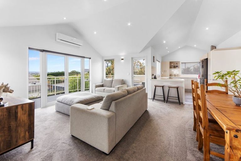 Photo of property in 4 Somerton Rise, Westmorland, Christchurch, 8025